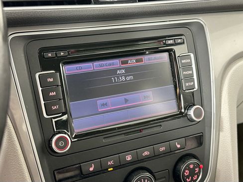 Used 2015 Volkswagen Passat 1.8T Limited Edition image 13