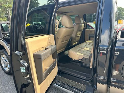 Used 2011 Ford F250 Lariat w/ Lariat Interior Pkg image 14