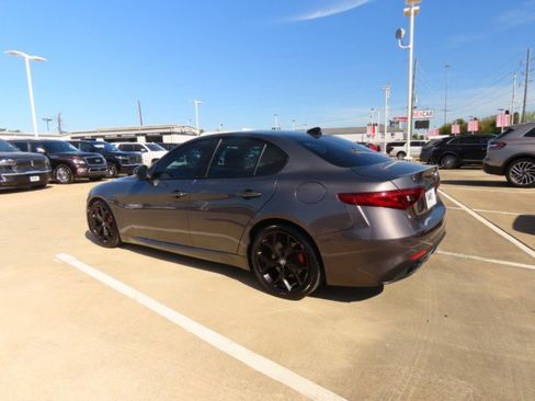 Used 2020 Alfa Romeo Giulia Sport w/ Quick Order Package 22K Sport image 14