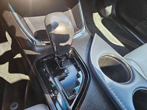 Used 2013 Toyota Avalon Limited image 23