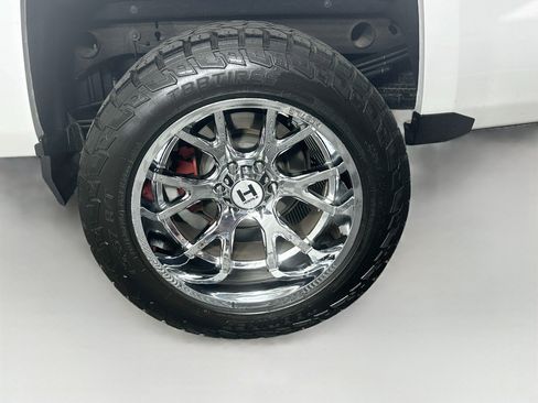 Used 2018 Chevrolet Silverado 1500 LT w/ All Star Edition RWD image 11