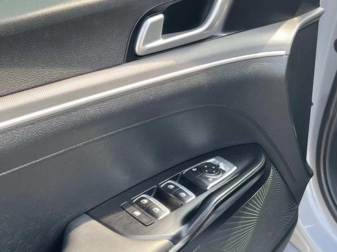 Used 2023 Kia K5 GT-Line image 11