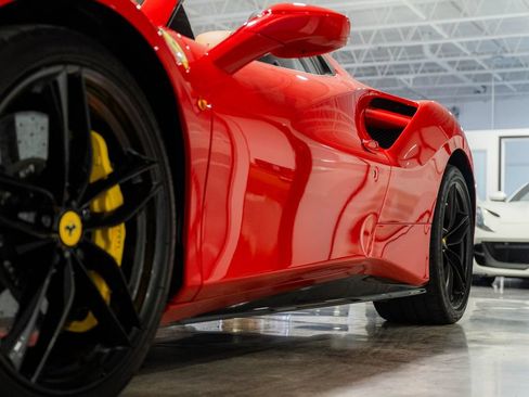 Used 2018 Ferrari 488 Spider RWD image 22