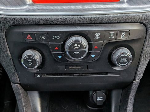 Used 2014 Dodge Charger R/T image 21