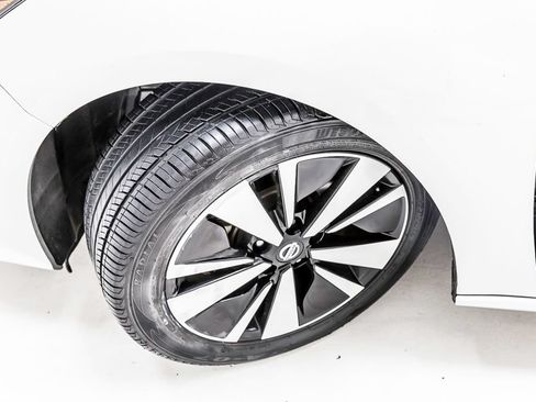 Used 2021 Nissan Altima 2.5 SV FWD image 12