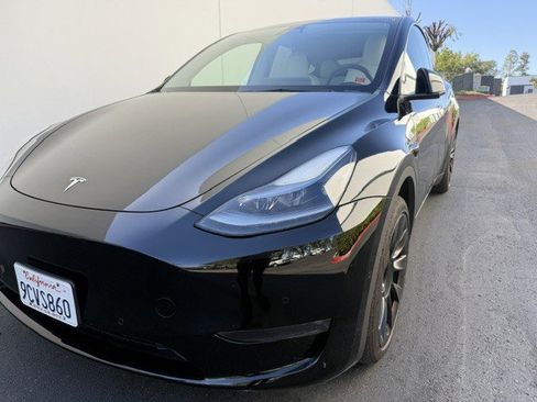 Used 2022 Tesla Model Y Long Range AWD/4WD image 5