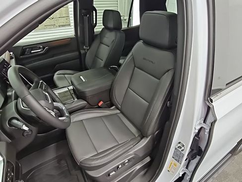 New 2026 GMC Yukon Denali w/ Sun & Power Step Package image 29