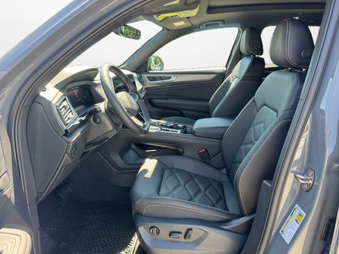 New 2026 Volkswagen Atlas Cross Sport SE image 9