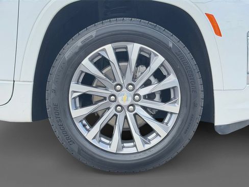 Used 2023 Chevrolet Traverse Premier FWD image 8