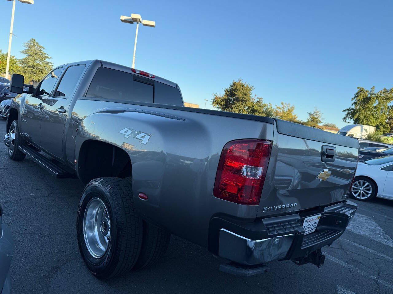 Used 2014 Chevrolet Silverado 3500 LTZ w/ LTZ Plus Package AWD/4WD image 5