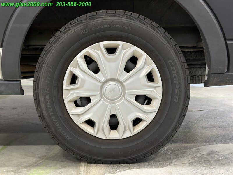 Used 2023 Ford Transit 350 XLT RWD image 28