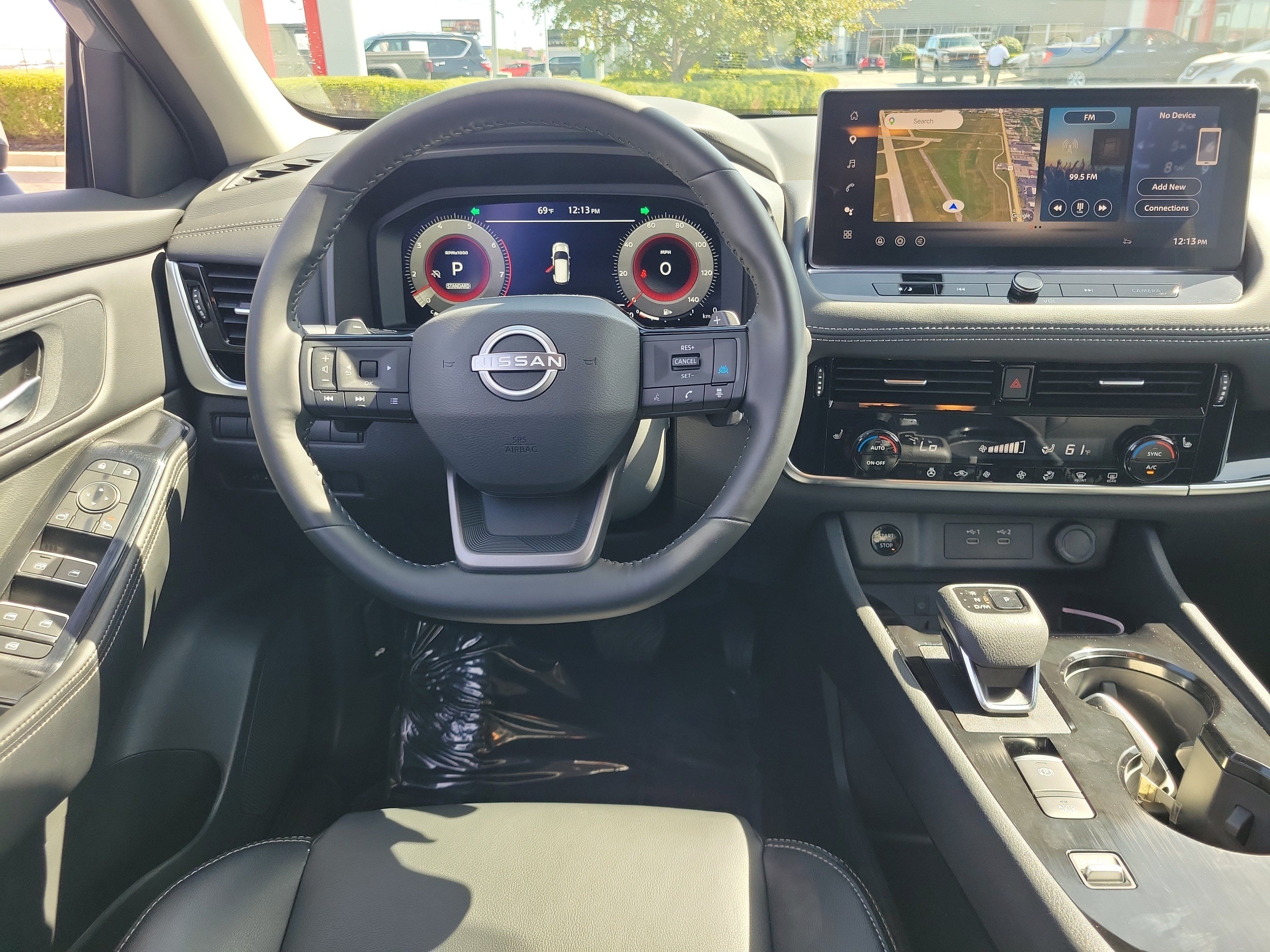 Certified 2025 Nissan Rogue SL FWD image 10