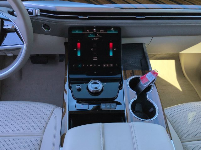 Used 2026 Cadillac Escalade ESV Platinum Sport w/ LPO, ONYX Package AWD/4WD image 23