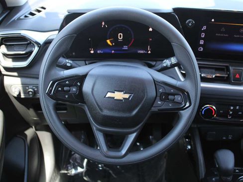 Used 2024 Chevrolet TrailBlazer LS w/ LS Convenience Package image 12