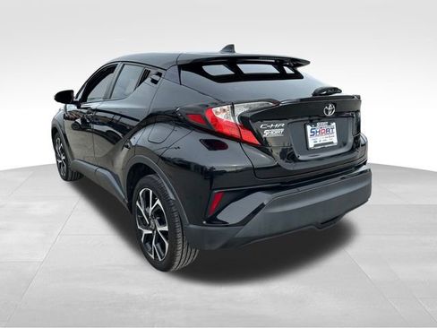 Used 2021 Toyota C-HR XLE image 3