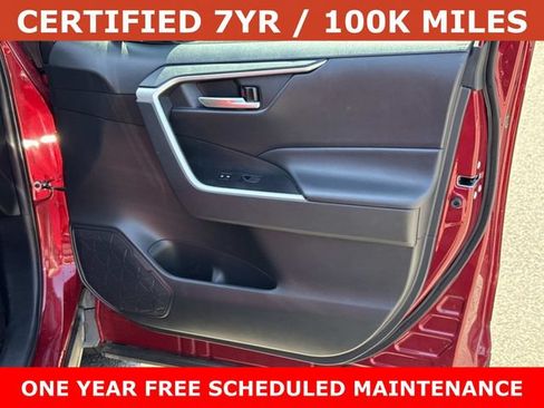 Used 2021 Toyota RAV4 XLE Premium AWD/4WD image 8