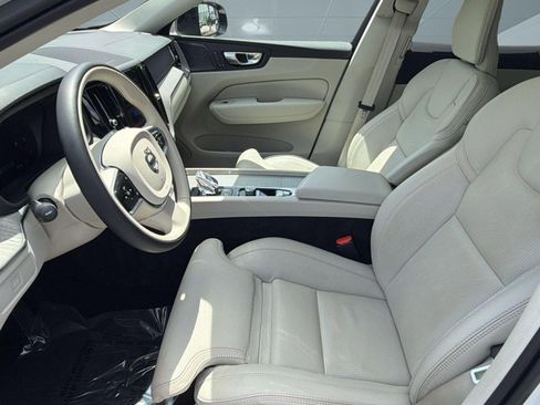 Certified 2023 Volvo XC60 B5 Ultimate w/ Climate Package FWD image 5