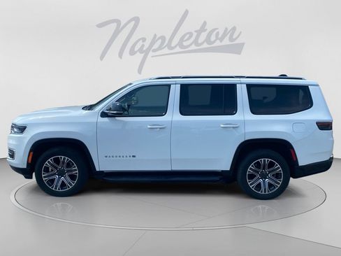 Used 2024 Jeep Wagoneer Series II w/ Flexible Seating Group RWD image 2