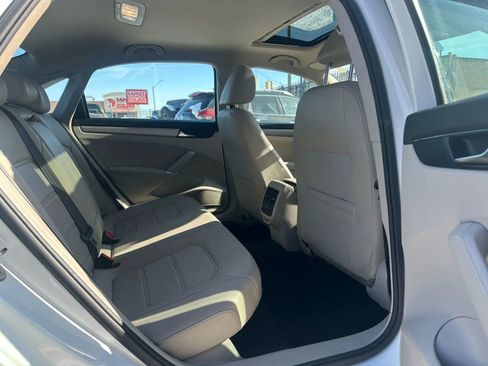 Used 2020 Volkswagen Passat 2.0T SE image 10