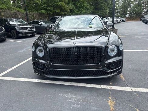 Used 2022 Bentley Flying Spur V8 AWD/4WD image 3