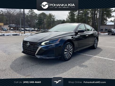 Used 2024 Nissan Altima 2.5 SV image 1