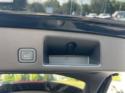 New 2025 Chevrolet Equinox EV LT image 30