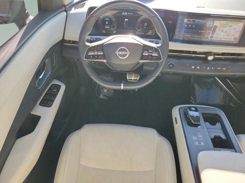 Used 2023 Nissan Ariya FWD image 11