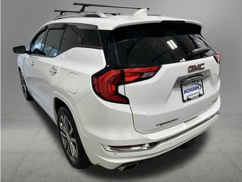 Used 2020 GMC Terrain Denali w/ Denali Premium Package AWD/4WD image 3
