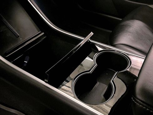 Used 2018 Tesla Model 3 Performance image 16