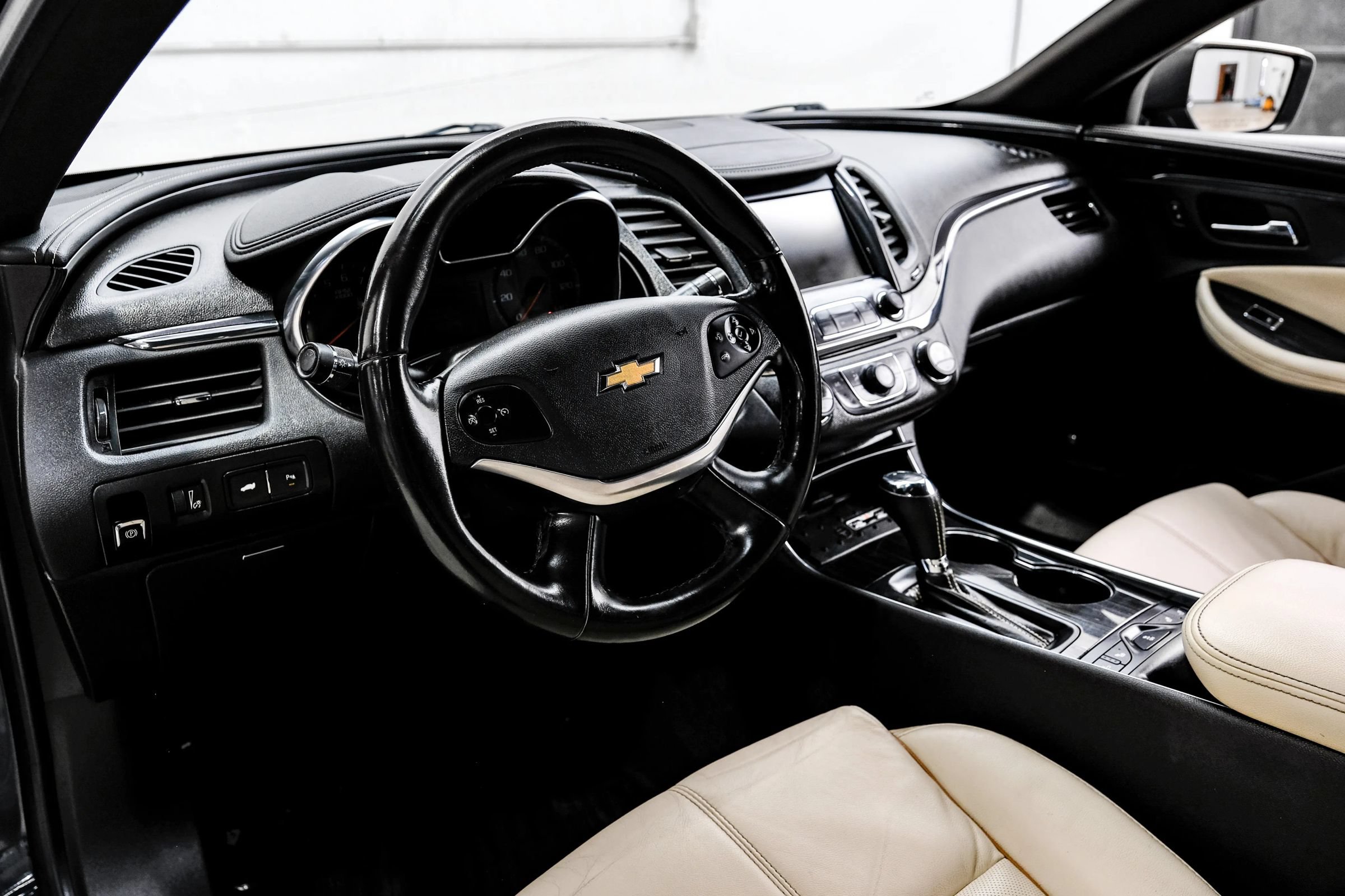 Used 2018 Chevrolet Impala Premier FWD image 17