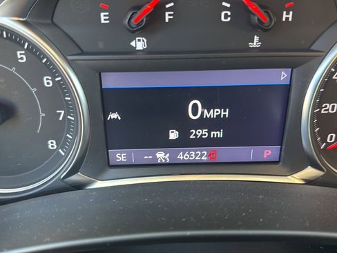 Used 2022 GMC Terrain SLT w/ Tech Package image 7