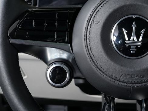 Used 2023 Maserati Grecale Modena image 13