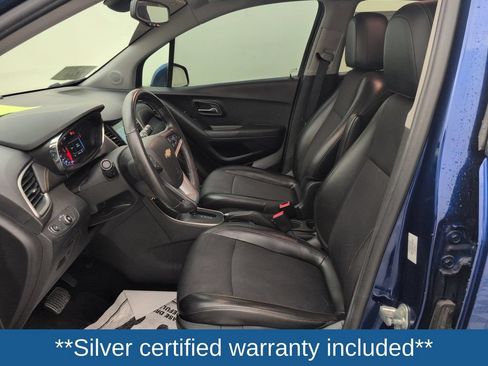 Used 2017 Chevrolet Trax LT w/ LT Convenience Package FWD image 4