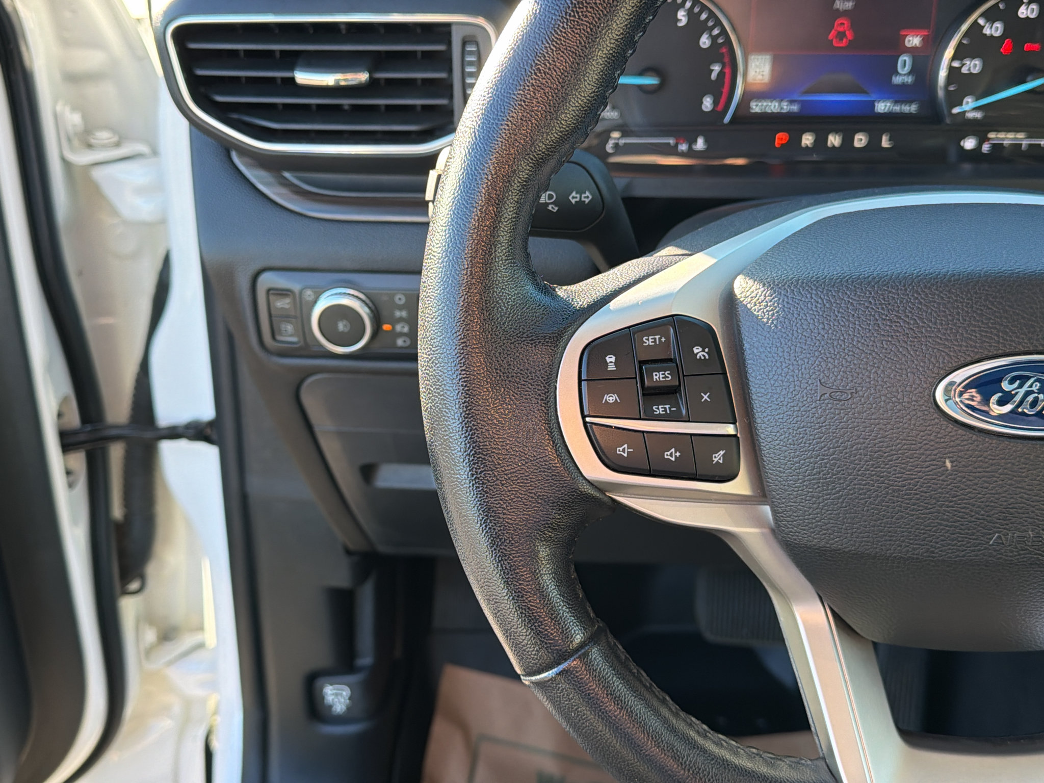 Used 2022 Ford Explorer Limited AWD/4WD image 31