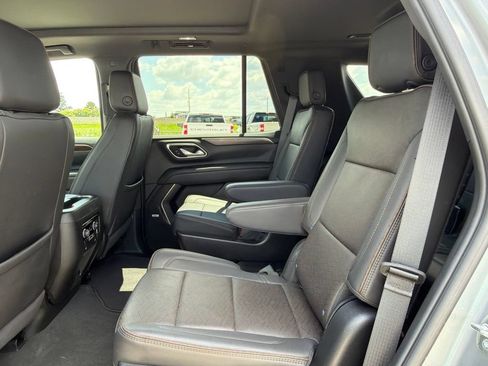 Used 2024 Chevrolet Tahoe High Country AWD/4WD image 17