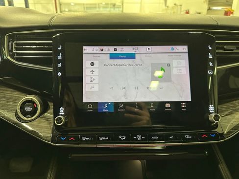 Used 2022 Jeep Wagoneer Series III w/ Premium Group I image 22