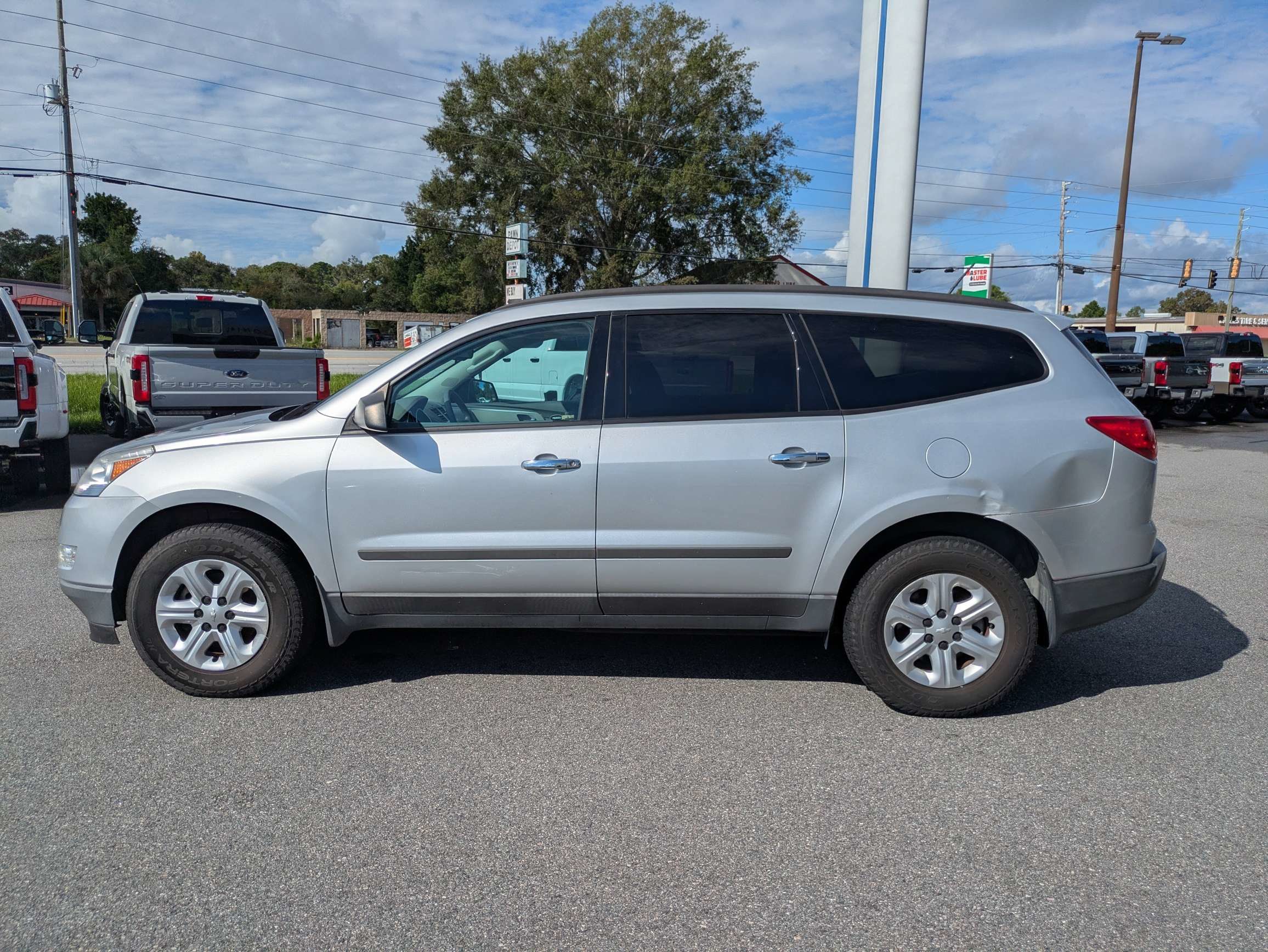 Used 2012 Chevrolet Traverse LS FWD image 3