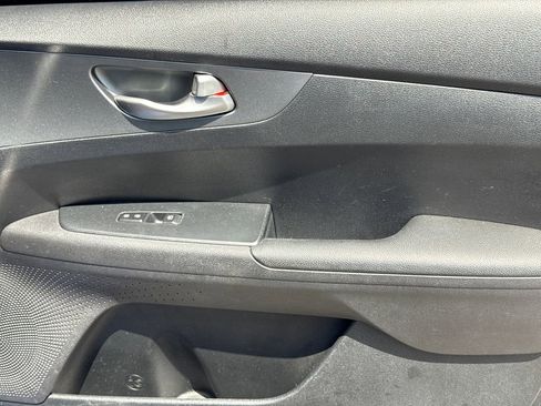 Used 2020 Kia Forte LXS FWD image 14