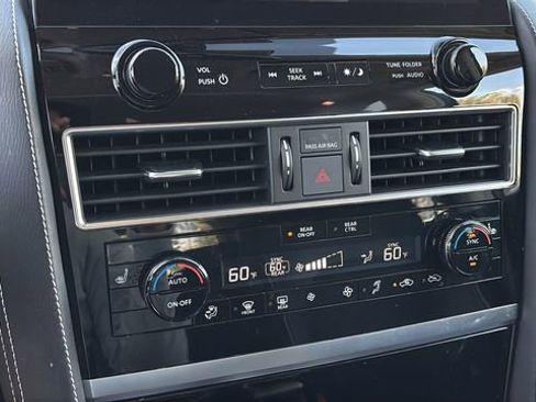 Used 2023 INFINITI QX80 Premium Select w/ All-Season Package image 31