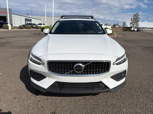 Used 2023 Volvo V60 B5 Cross Country Plus w/ Climate Package AWD/4WD image 2