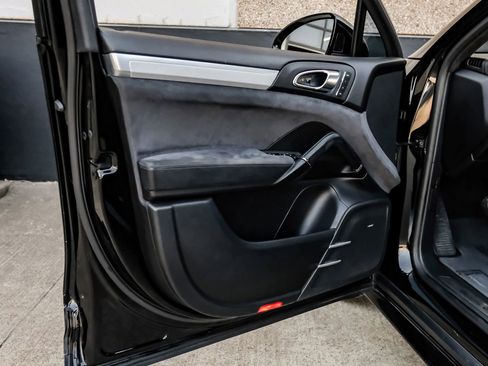 Used 2018 Porsche Cayenne GTS w/ Premium Package Plus image 45