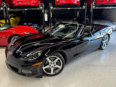 Used 2007 Chevrolet Corvette Convertible w/ Preferred Equipment Group RWD image 2