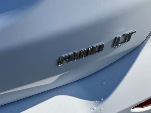 Used 2020 Chevrolet Equinox LT image 23