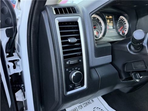 Used 2016 RAM 1500 Classic SLT image 31