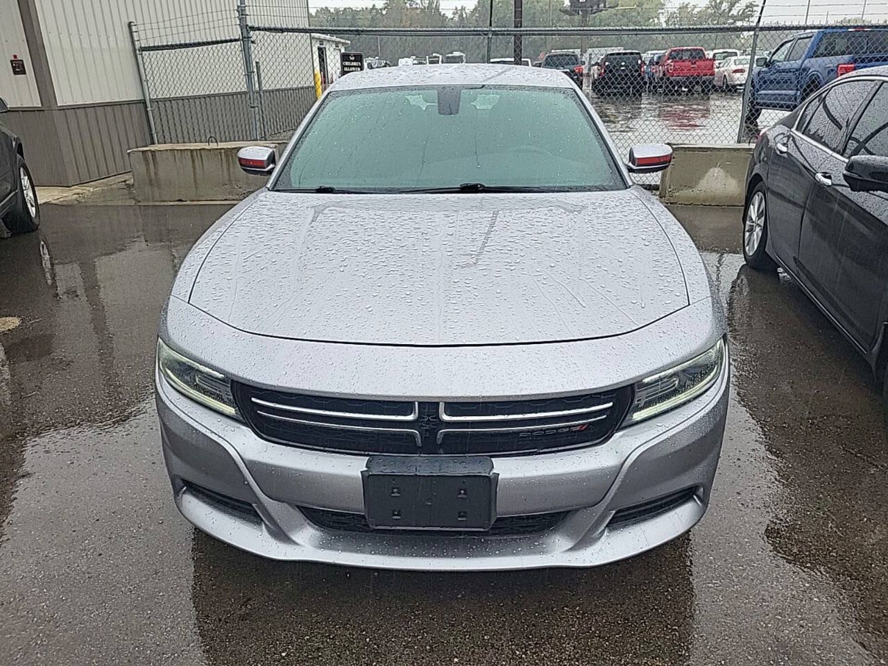 Used 2015 Dodge Charger SE w/ Sport Appearance Group RWD image 5
