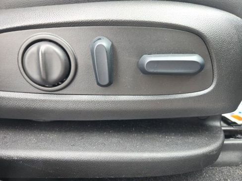 Used 2023 GMC Acadia SLT w/ Technology Package image 55