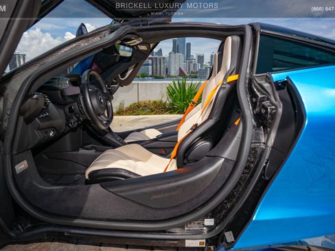 Used 2025 McLaren 750S RWD image 8