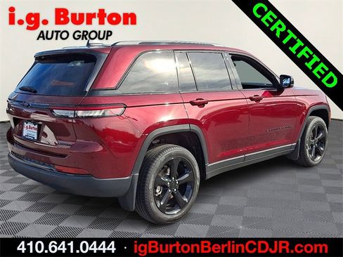 Used 2025 Jeep Grand Cherokee Limited w/ Black Appearance Package image 6
