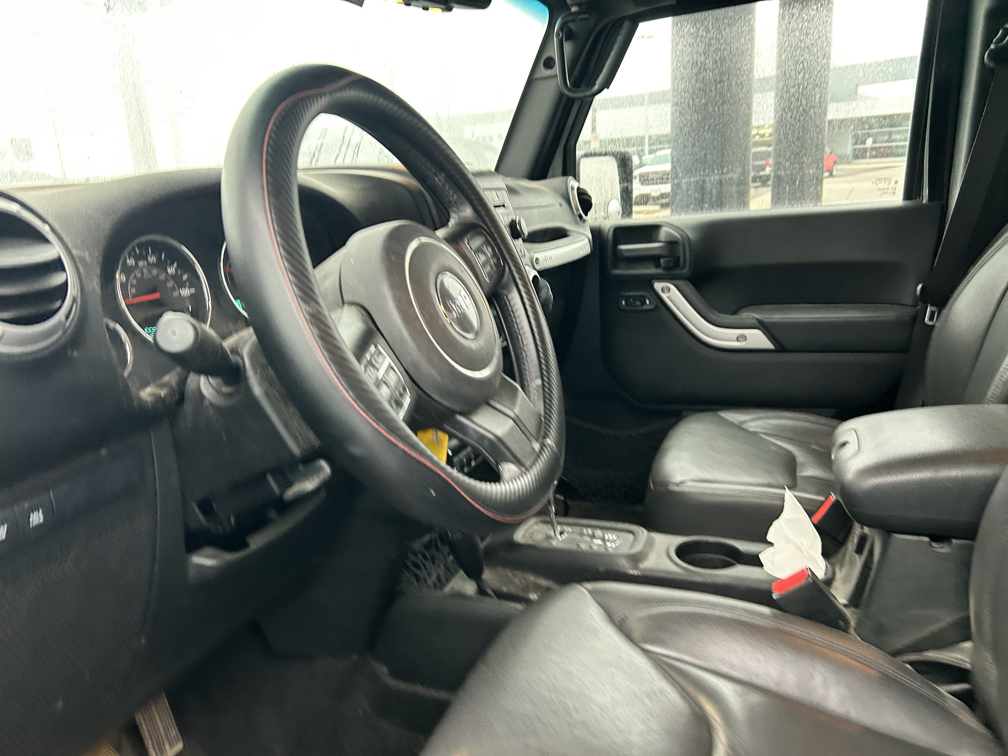 Used 2015 Jeep Wrangler Unlimited Rubicon w/ Connectivity Group AWD/4WD image 9