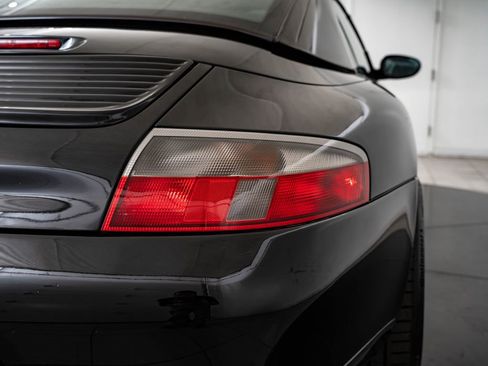 Used 2001 Porsche 911 Carrera RWD image 12